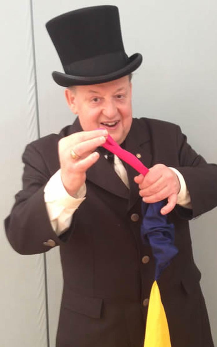 Jim Lang as Wizard of Oz